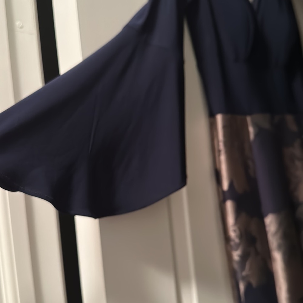 ❌SOLD❌Xscape Women's Deep-v Long Sleeve Dress- Navy & Gold Floral Mermaid Skirt - Picture 8 of 10